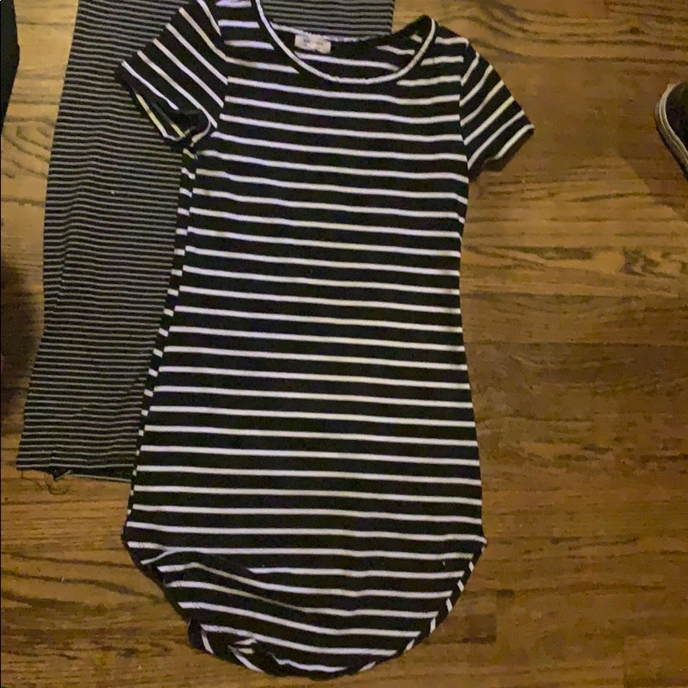 Dresses - Picture 2 of 3